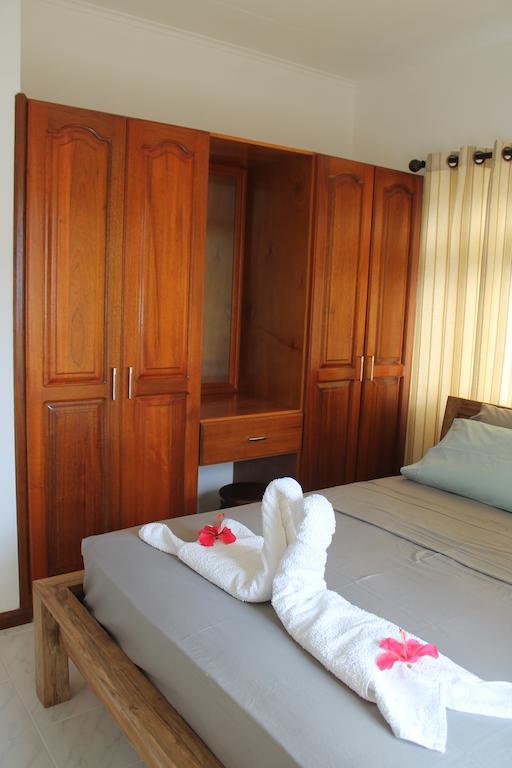 Central Self Catering Apartments Felicite Island Room photo