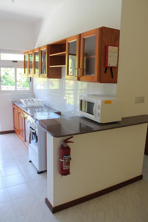 Central Self Catering Apartments Felicite Island Room photo