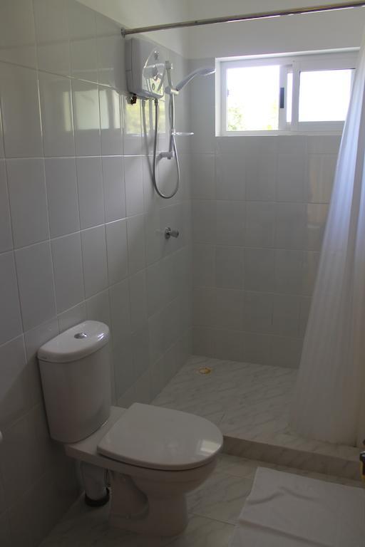Central Self Catering Apartments Felicite Island Room photo